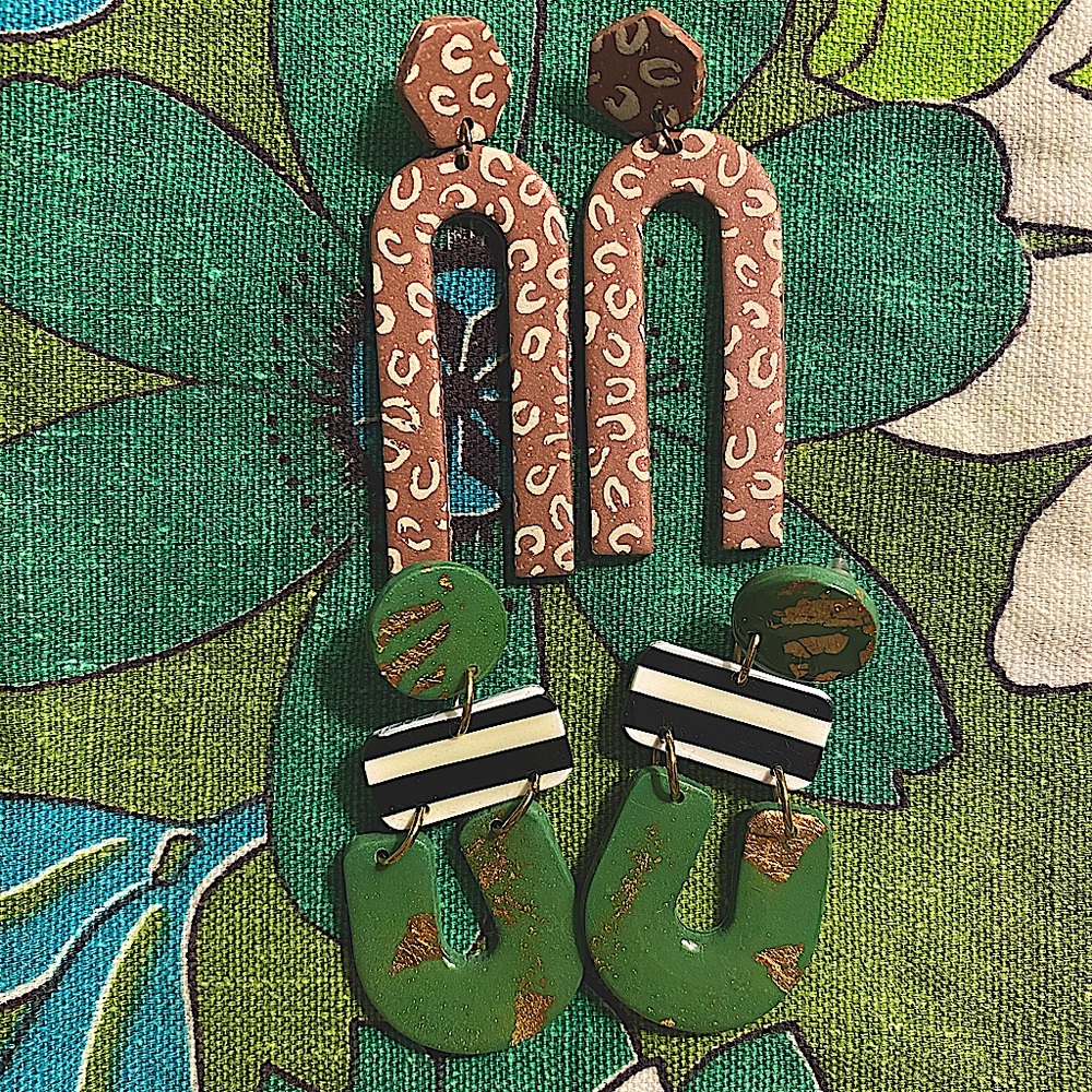 2 sets of Earrings